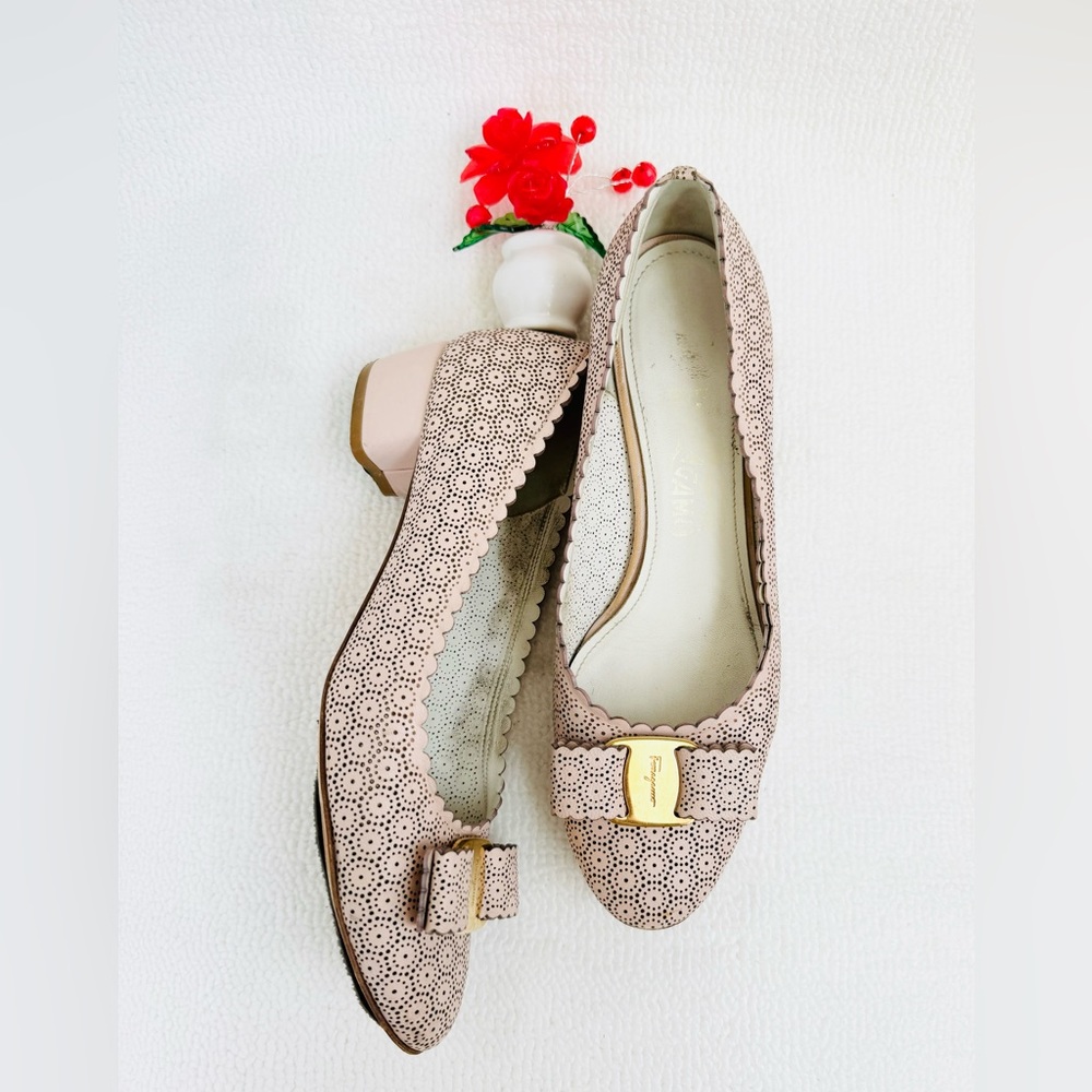 Ferragamo Pumps Size 6